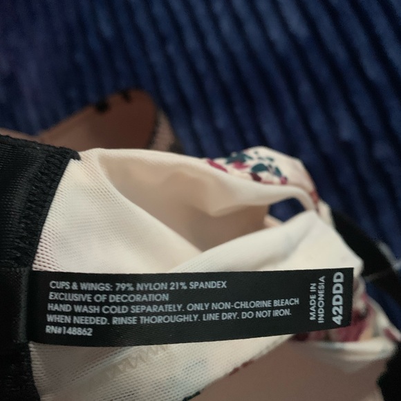 Torrid 360 Smoothing Bra - Picture 6 of 7